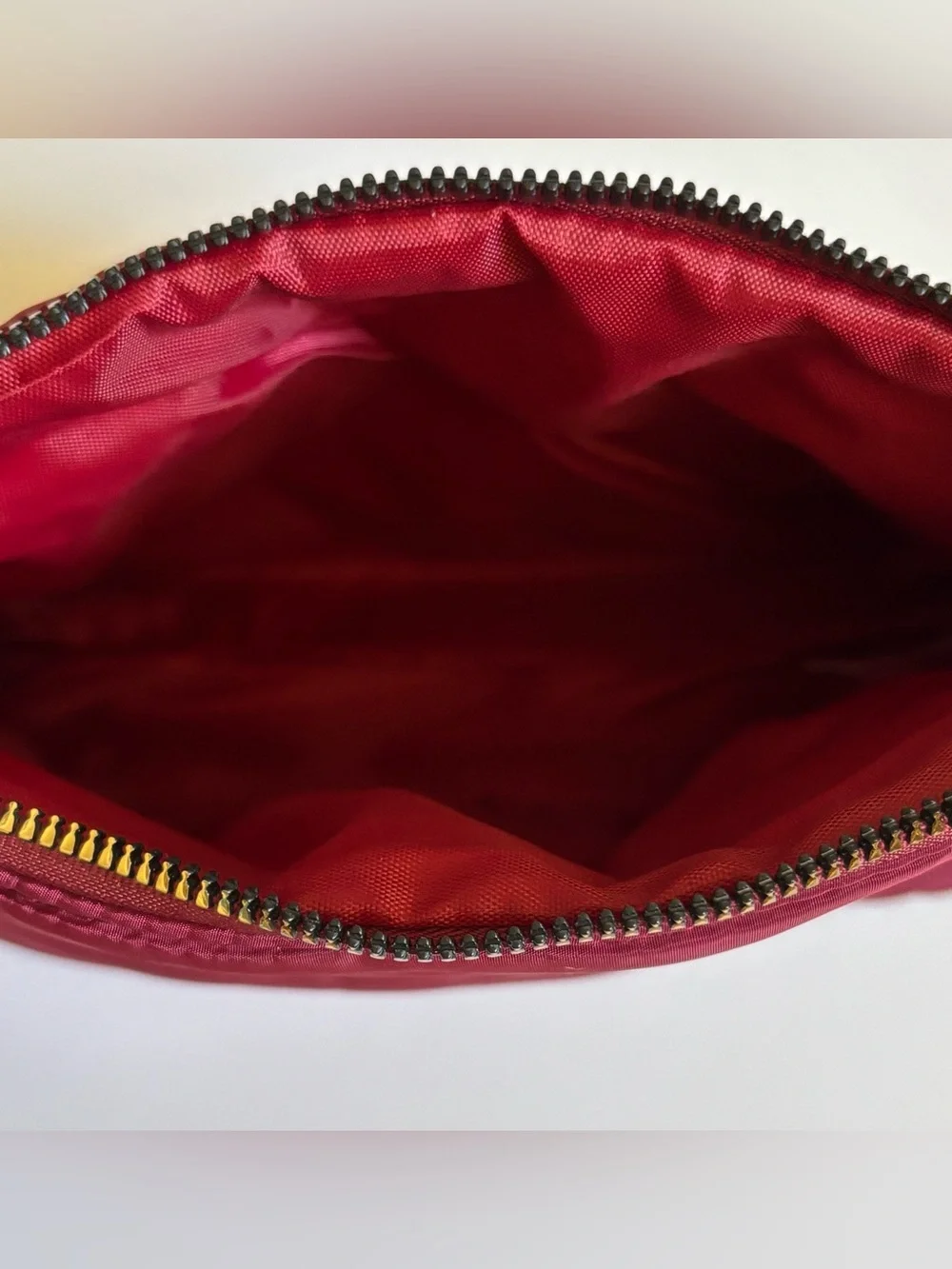 LAURA GELLER Quilted Nylon Makeup Toiletry Travel Bag New 10.5” W x 7.5” H